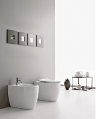 WC au sol Moon Clean Flush en céramique – Scarabeo