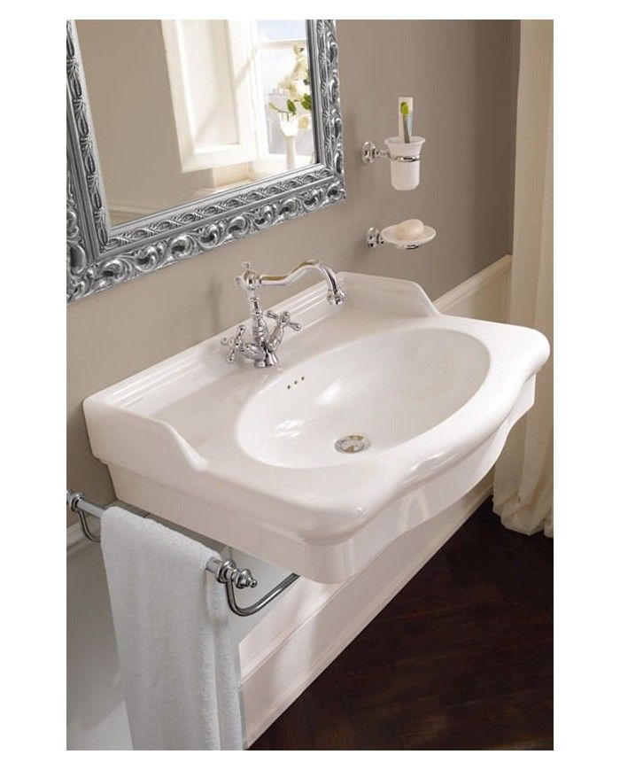 Lavabo rétro blanc Scarabeo 70x53 cm avec robinetterie chromée et miroir baroque.