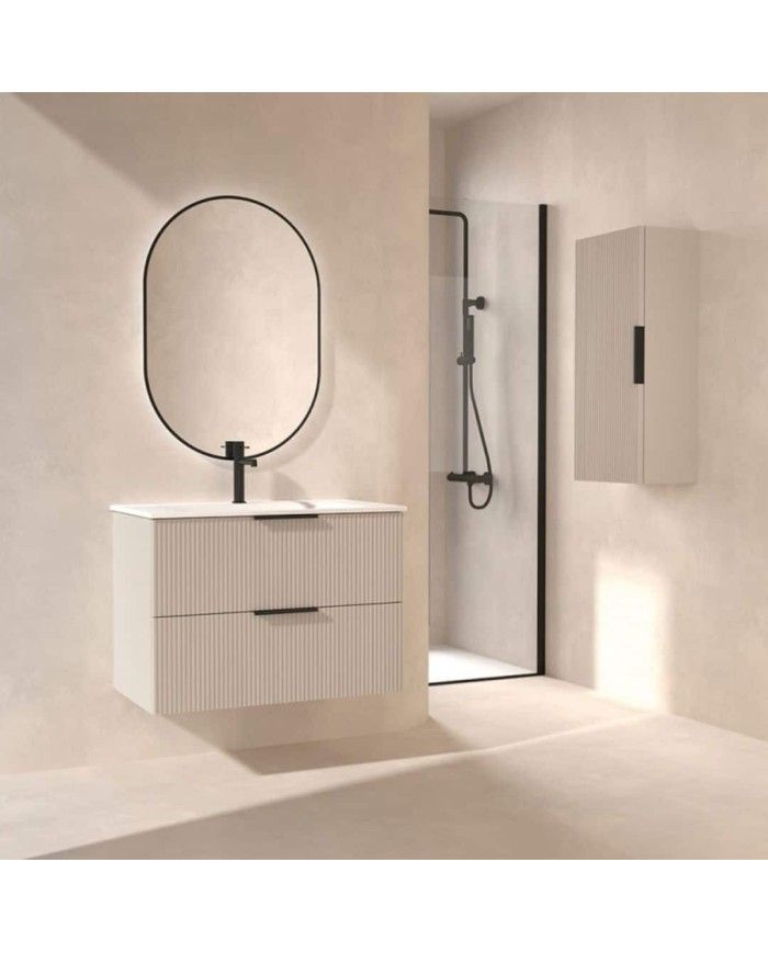 Meuble de salle de bain Gaban Odesign, façade cannelée beige, design épuré, avec vasque et robinetterie noire.