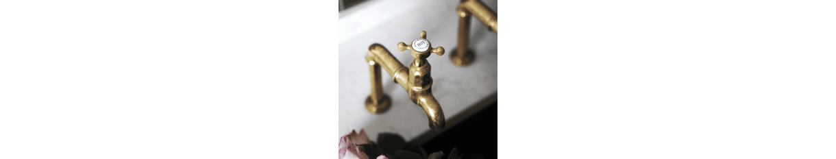 Robinets rétro salle de bain et cuisine
